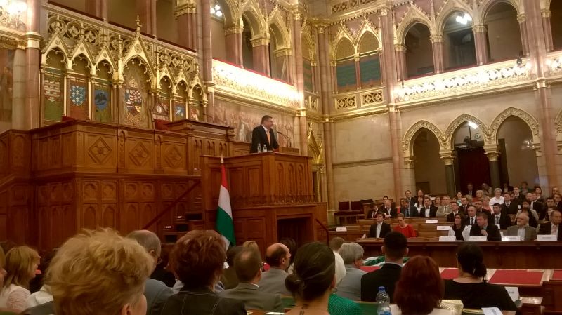 Puskásos diák a Parlamentben